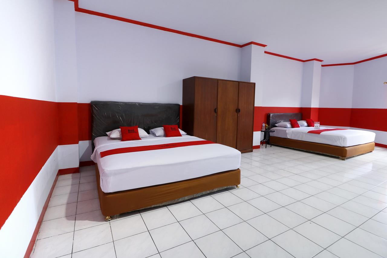 Reddoorz Plus @ Samratulangi Manado Exterior photo