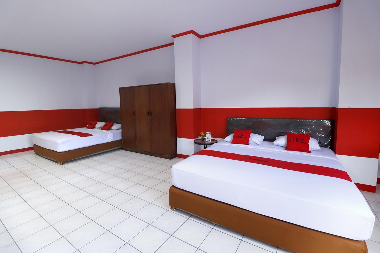 Reddoorz Plus @ Samratulangi Manado Exterior photo