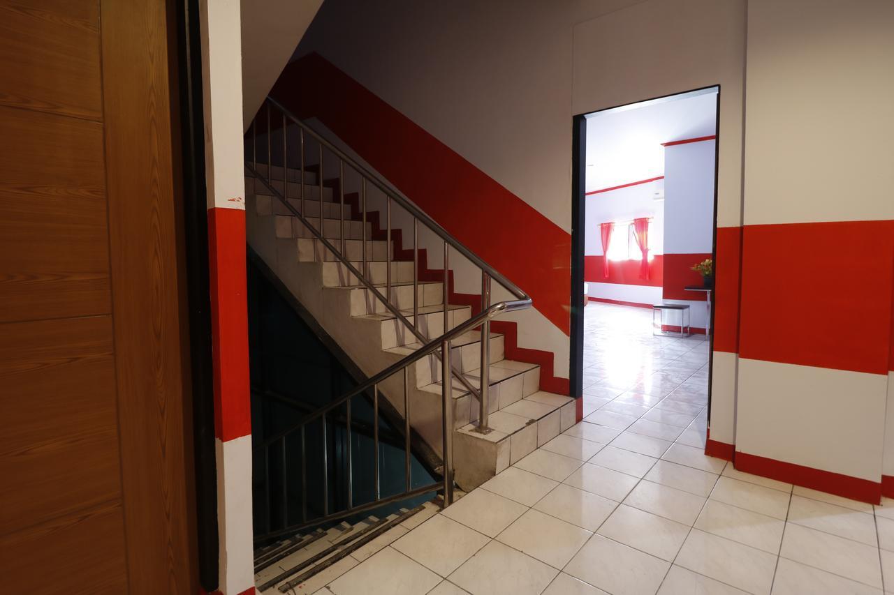 Reddoorz Plus @ Samratulangi Manado Exterior photo