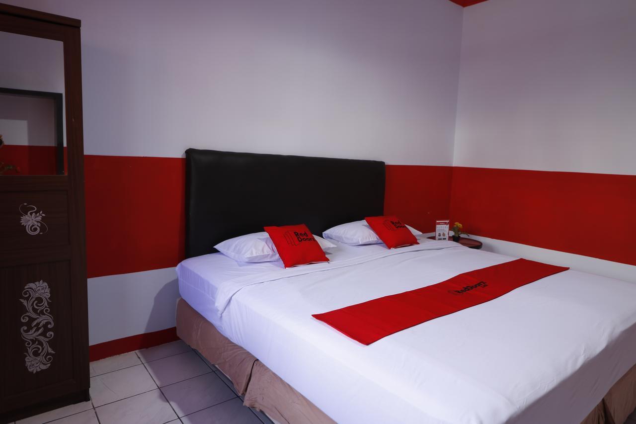 Reddoorz Plus @ Samratulangi Manado Exterior photo