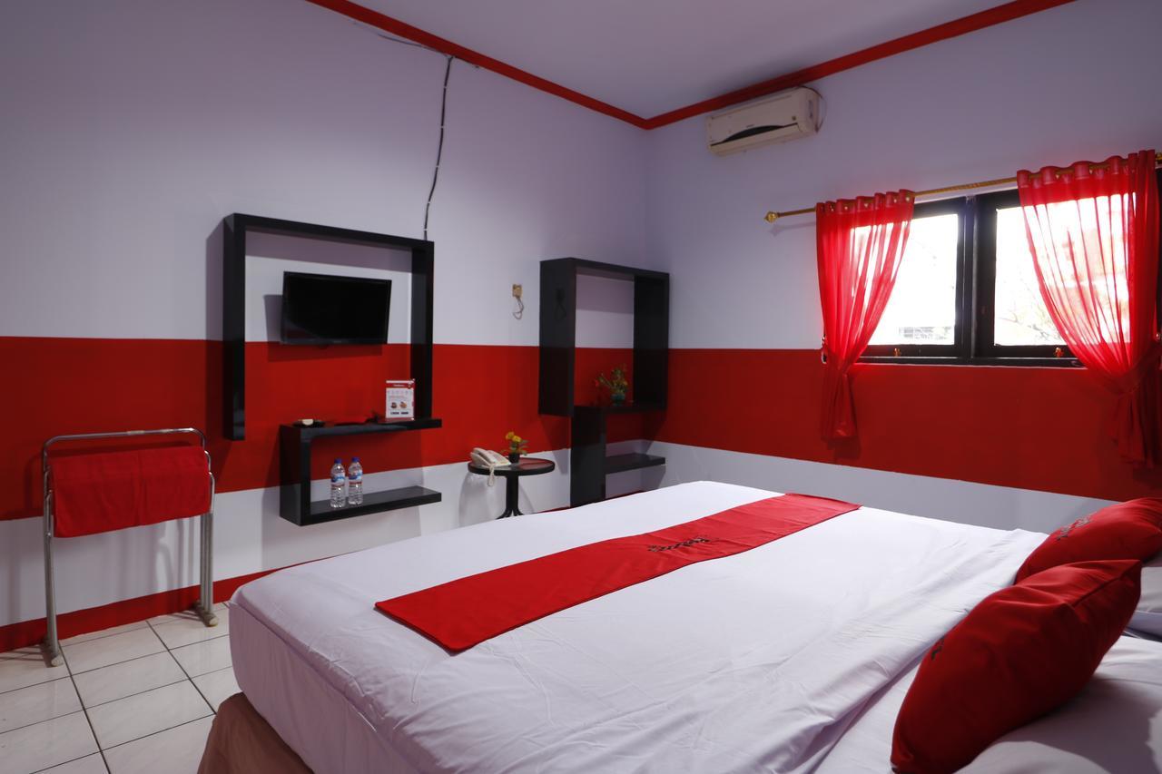 Reddoorz Plus @ Samratulangi Manado Exterior photo