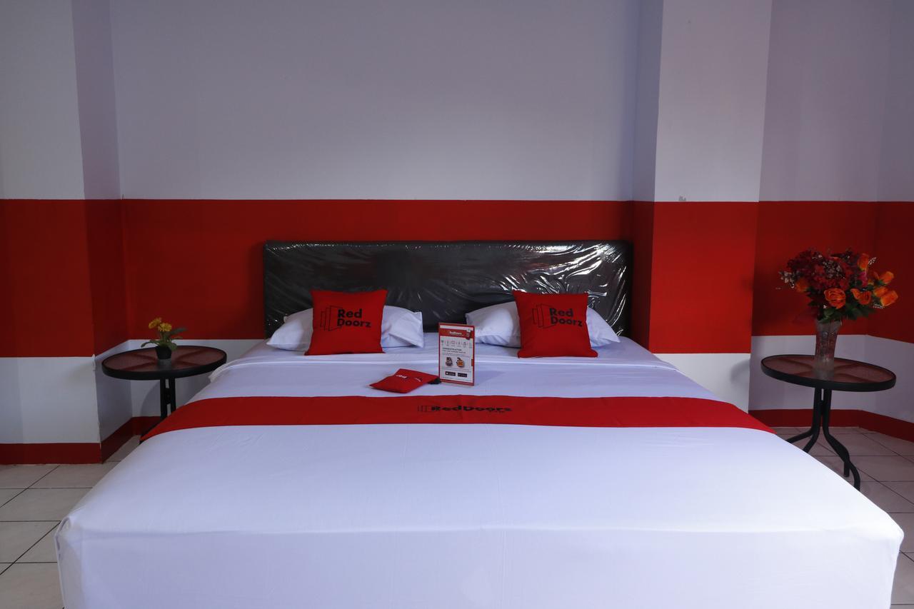Reddoorz Plus @ Samratulangi Manado Exterior photo